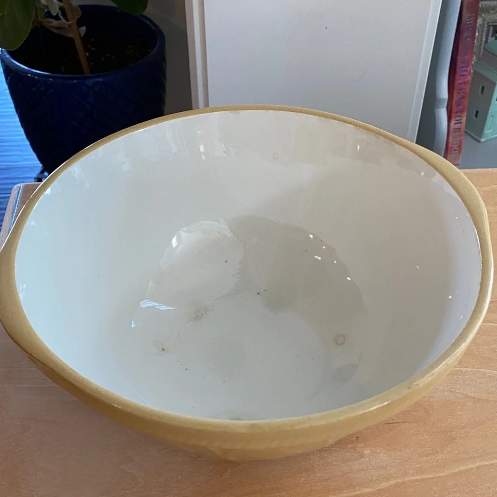 Vintage Gripstand TG Green Ltd Large Yellow Ware Mixing Bowl 10” diameter.